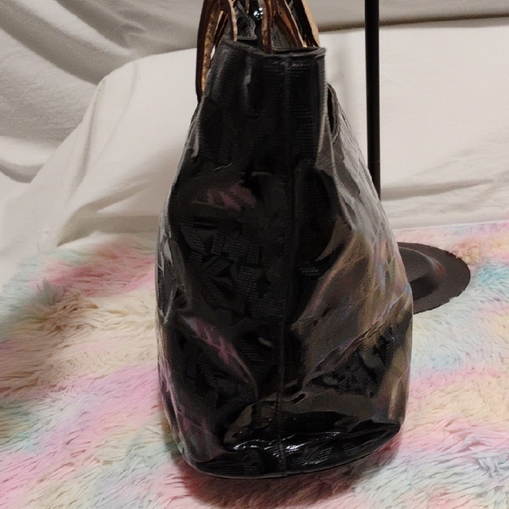 Authentic Michael Kors Black & Tan Jet Set Patent Tote W Glossy Finish - Picture 5 of 13